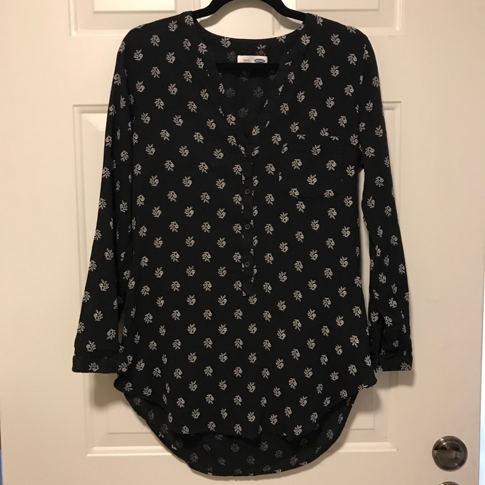 Old Navy v-neck Black/white tunic. Sz Small Tall.